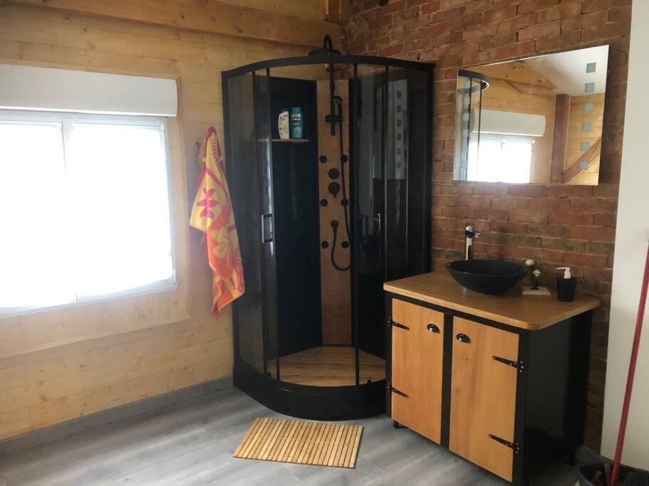 Cottage Cocooning Romantique Avec Jaccuzzi Prive Ancinnes Exterior photo